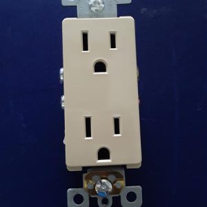 Decora Plug